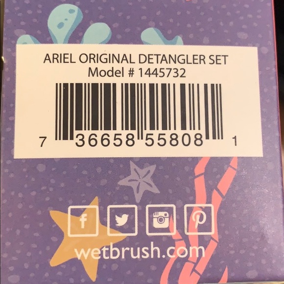 Disney Limited Edition Detangling Accessory Bundle - Picture 6 of 6